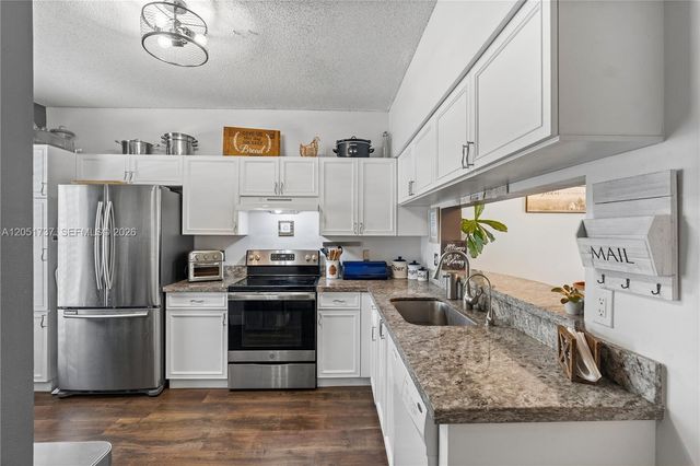 9928 NW 57th Manor, Coral Springs, FL 33076