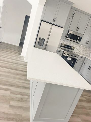 404 S San Marcos Street, Whitney, TX 76692