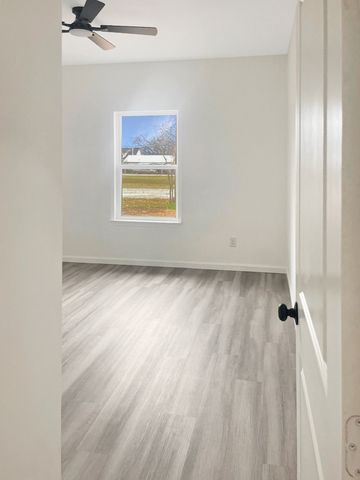 404 S San Marcos Street, Whitney, TX 76692