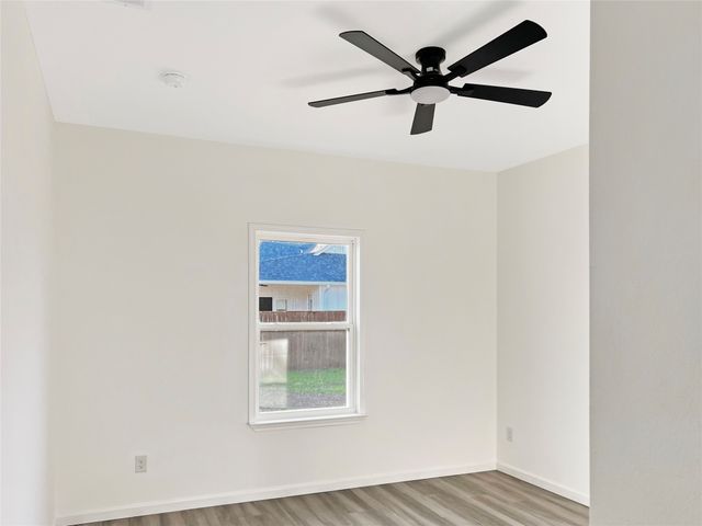 404 S San Marcos Street, Whitney, TX 76692