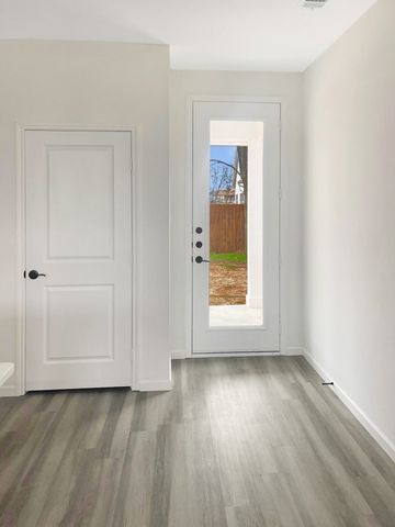 404 S San Marcos Street, Whitney, TX 76692