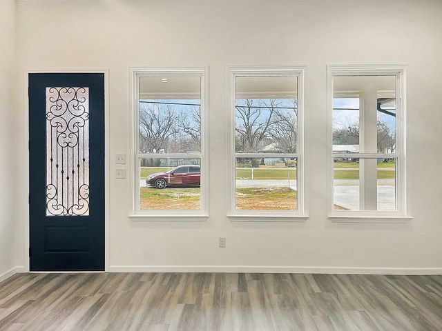 404 S San Marcos Street, Whitney, TX 76692