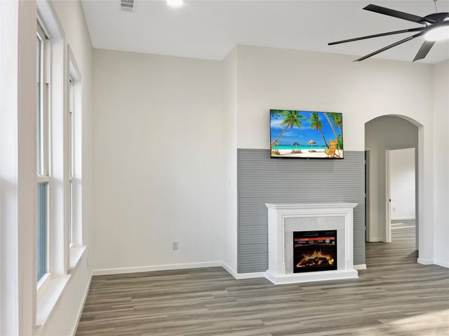 404 S San Marcos Street, Whitney, TX 76692