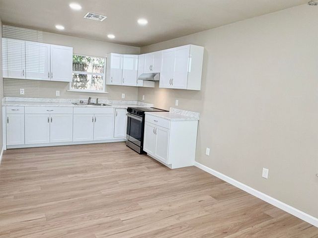 20 SARA SUE LANE, Wichita Falls, TX 76302