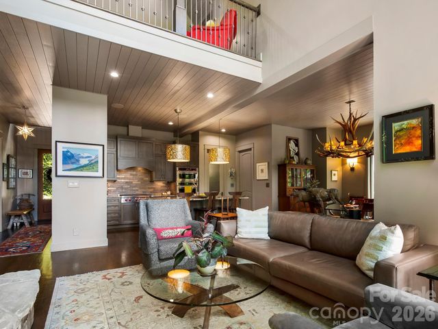 174 Dancing Wind Lane, Marshall, NC 28753