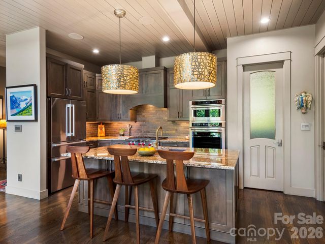 174 Dancing Wind Lane, Marshall, NC 28753