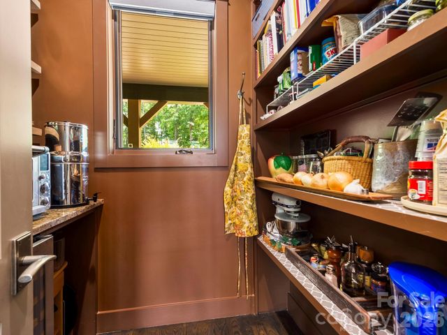 174 Dancing Wind Lane, Marshall, NC 28753