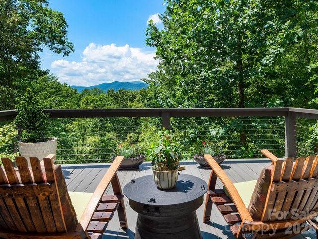 174 Dancing Wind Lane, Marshall, NC 28753