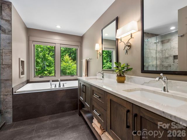 174 Dancing Wind Lane, Marshall, NC 28753