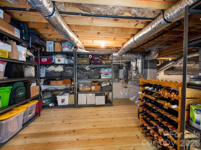 174 Dancing Wind Lane, Marshall, NC 28753