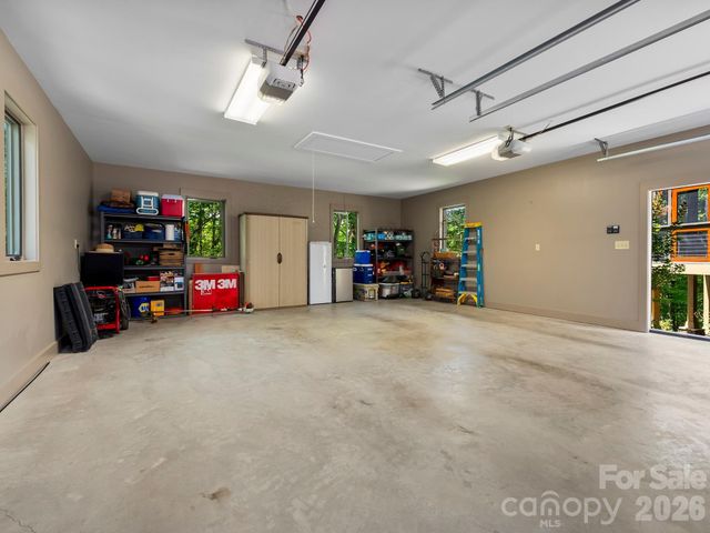 174 Dancing Wind Lane, Marshall, NC 28753