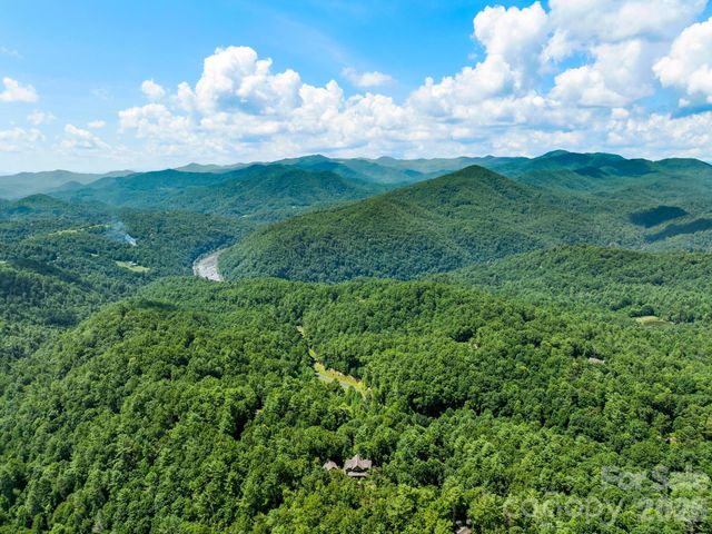 174 Dancing Wind Lane, Marshall, NC 28753