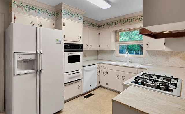 7808 Delhi Road, Woodway, TX 76712