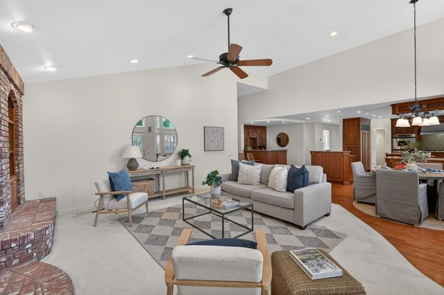 8595 Mackey Rd, Elk Grove, CA 95624
