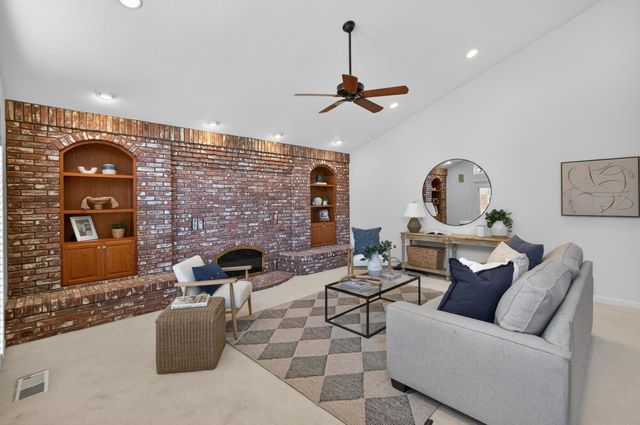 8595 Mackey Rd, Elk Grove, CA 95624