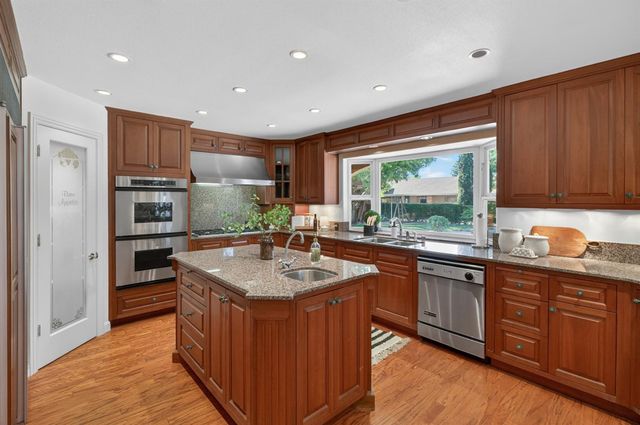 8595 Mackey Rd, Elk Grove, CA 95624