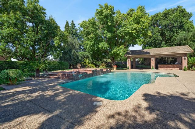 8595 Mackey Rd, Elk Grove, CA 95624