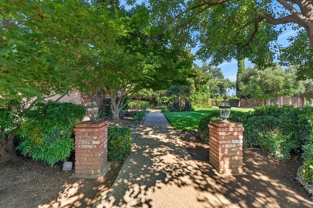 8595 Mackey Rd, Elk Grove, CA 95624