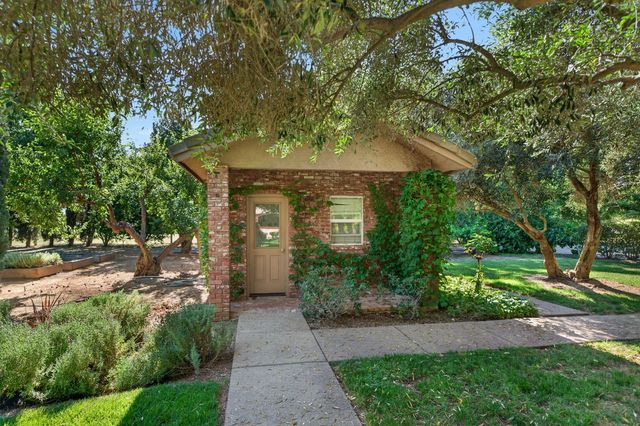 8595 Mackey Rd, Elk Grove, CA 95624