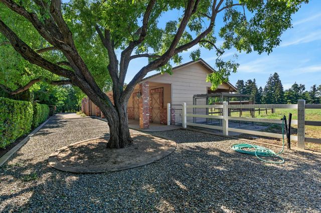 8595 Mackey Rd, Elk Grove, CA 95624