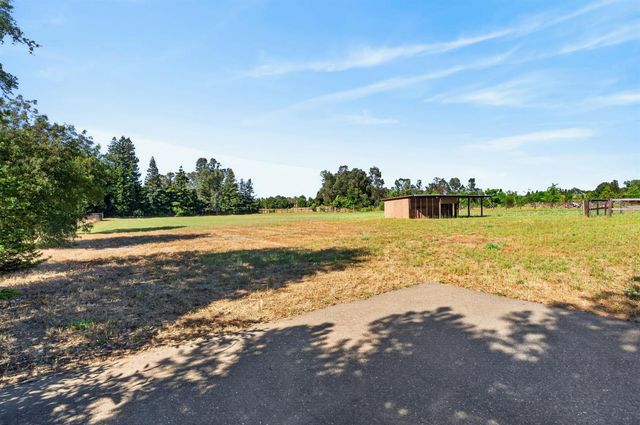 8595 Mackey Rd, Elk Grove, CA 95624