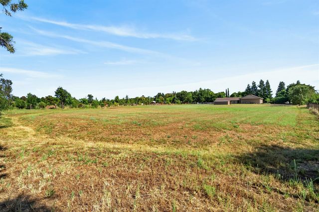 8595 Mackey Rd, Elk Grove, CA 95624