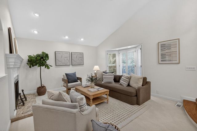 8595 Mackey Rd, Elk Grove, CA 95624