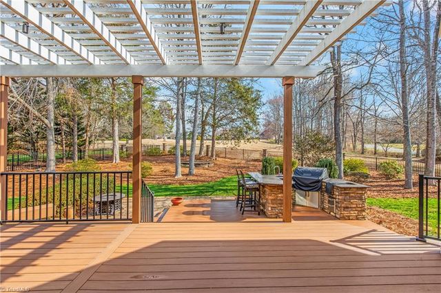 608 Oak Valley Boulevard, Advance, NC 27006