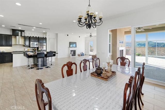 22384 Riverstream Court, Saugus, CA 91350