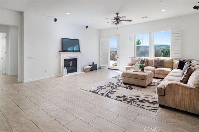 22384 Riverstream Court, Saugus, CA 91350