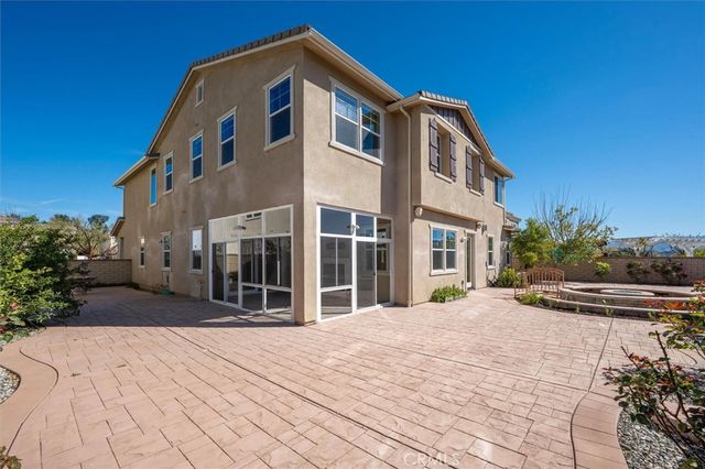 22384 Riverstream Court, Saugus, CA 91350