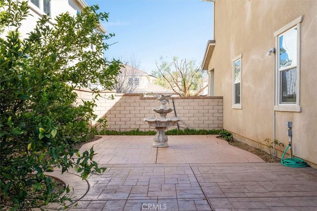 22384 Riverstream Court, Saugus, CA 91350