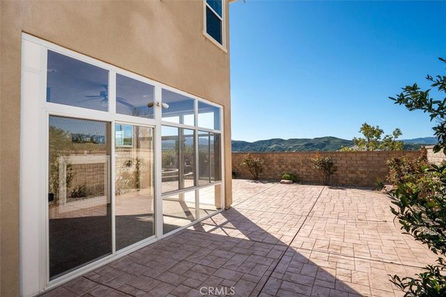 22384 Riverstream Court, Saugus, CA 91350