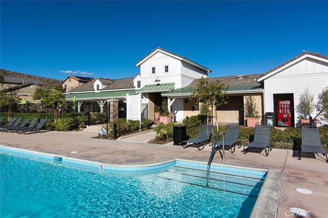 22384 Riverstream Court, Saugus, CA 91350