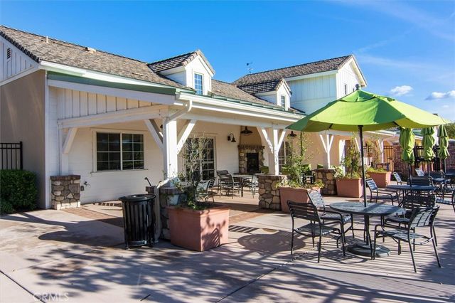 22384 Riverstream Court, Saugus, CA 91350