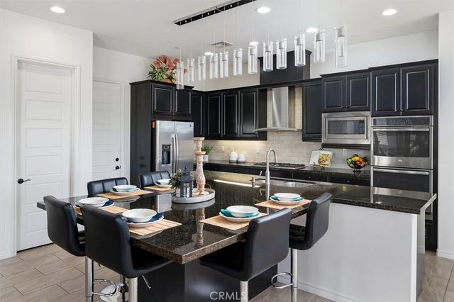 22384 Riverstream Court, Saugus, CA 91350