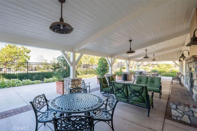 22384 Riverstream Court, Saugus, CA 91350