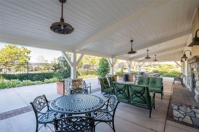 22384 Riverstream Court, Saugus, CA 91350
