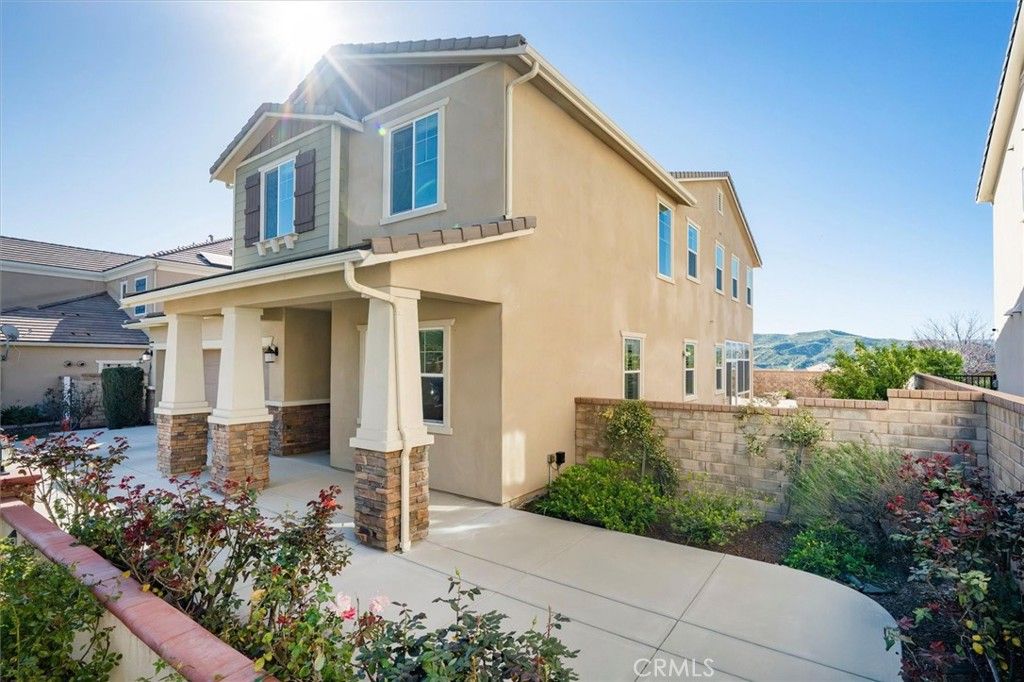 22384 Riverstream Court, Saugus, CA 91350