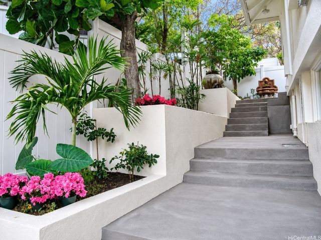 1559 Magazine Street, Honolulu, HI 96822