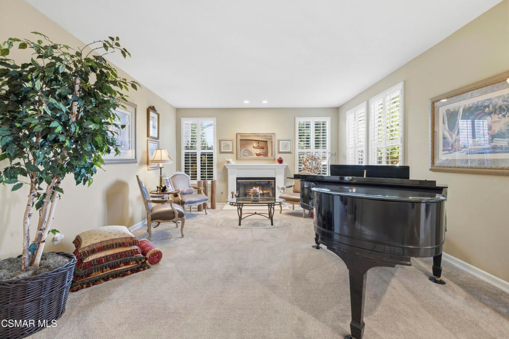 Image 14 of property listing at 5066 Via Santana, Newbury Park, CA 91320