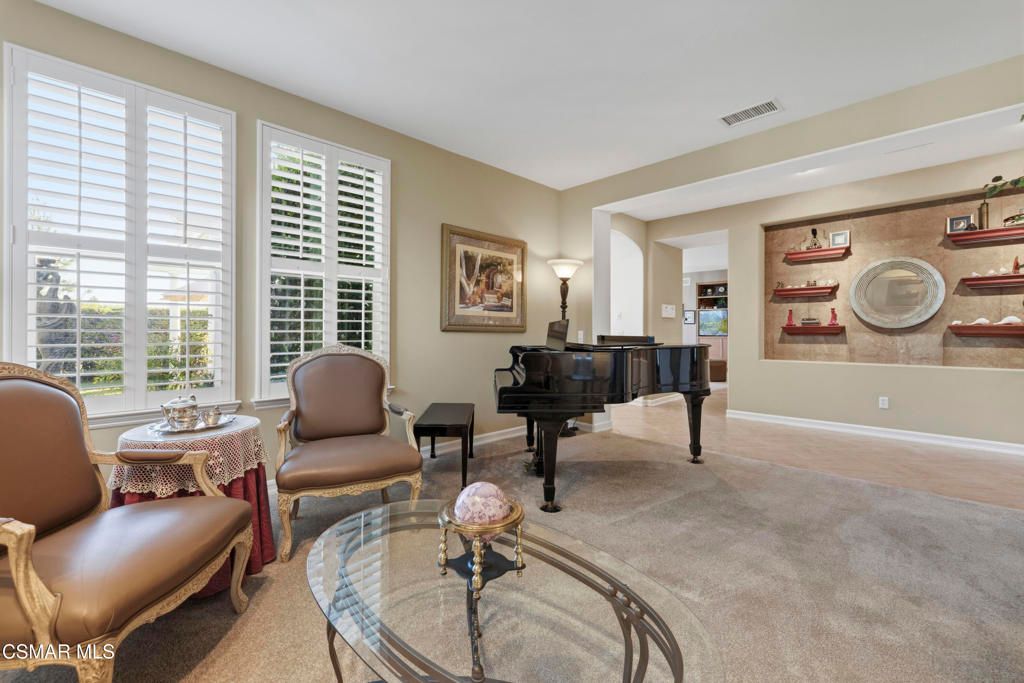 Image 15 of property listing at 5066 Via Santana, Newbury Park, CA 91320