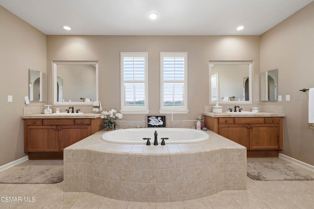 Image 30 of property listing at 5066 Via Santana, Newbury Park, CA 91320