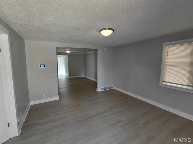 10169 Imperial Drive, St Louis, MO 63136