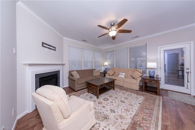 7180 Cooks View LN, Hayes, VA 23072