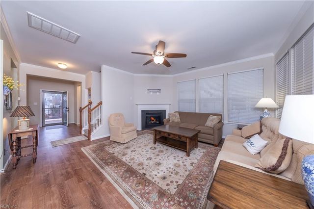 7180 Cooks View LN, Hayes, VA 23072