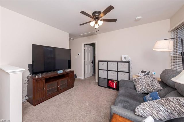 7180 Cooks View LN, Hayes, VA 23072