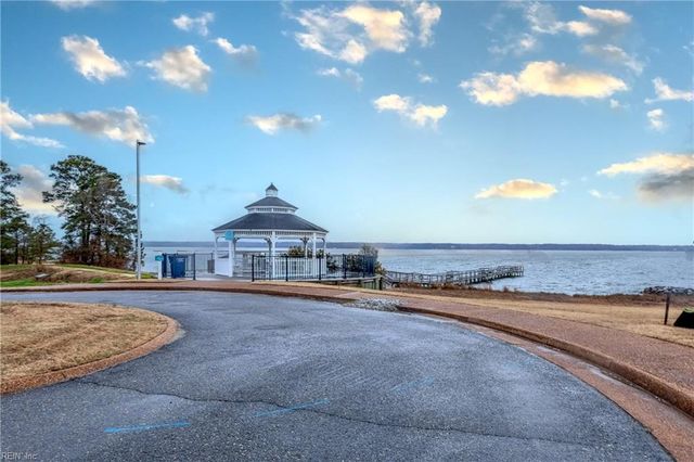 7180 Cooks View LN, Hayes, VA 23072