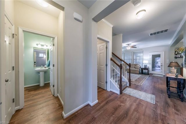 7180 Cooks View LN, Hayes, VA 23072