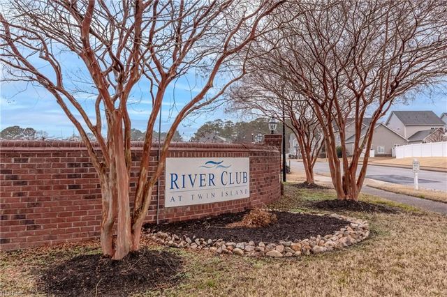 7180 Cooks View LN, Hayes, VA 23072